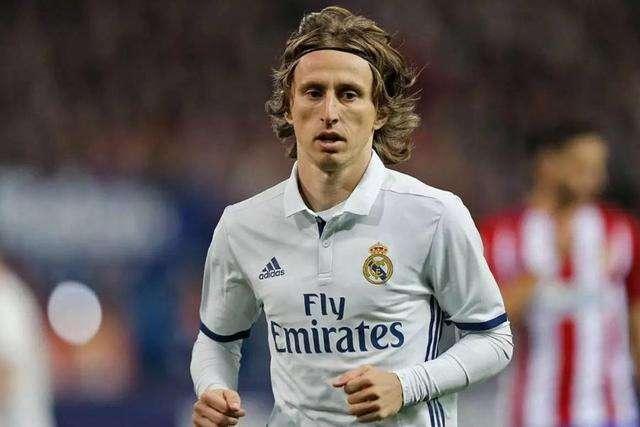 英超23亿巅峰对决！阿森纳丢分，49分领跑，利物浦罕见0射正